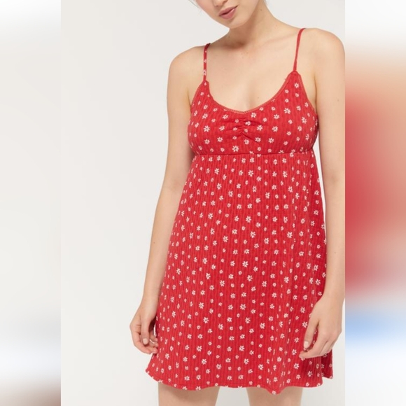 NEW URBAN OUTFITTERS Cherry Red Penny Textured Mini Babydoll Dress Size S - Picture 1 of 11